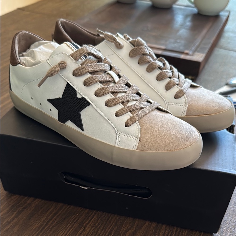 ShuShop Women's Sneakers with Black Star